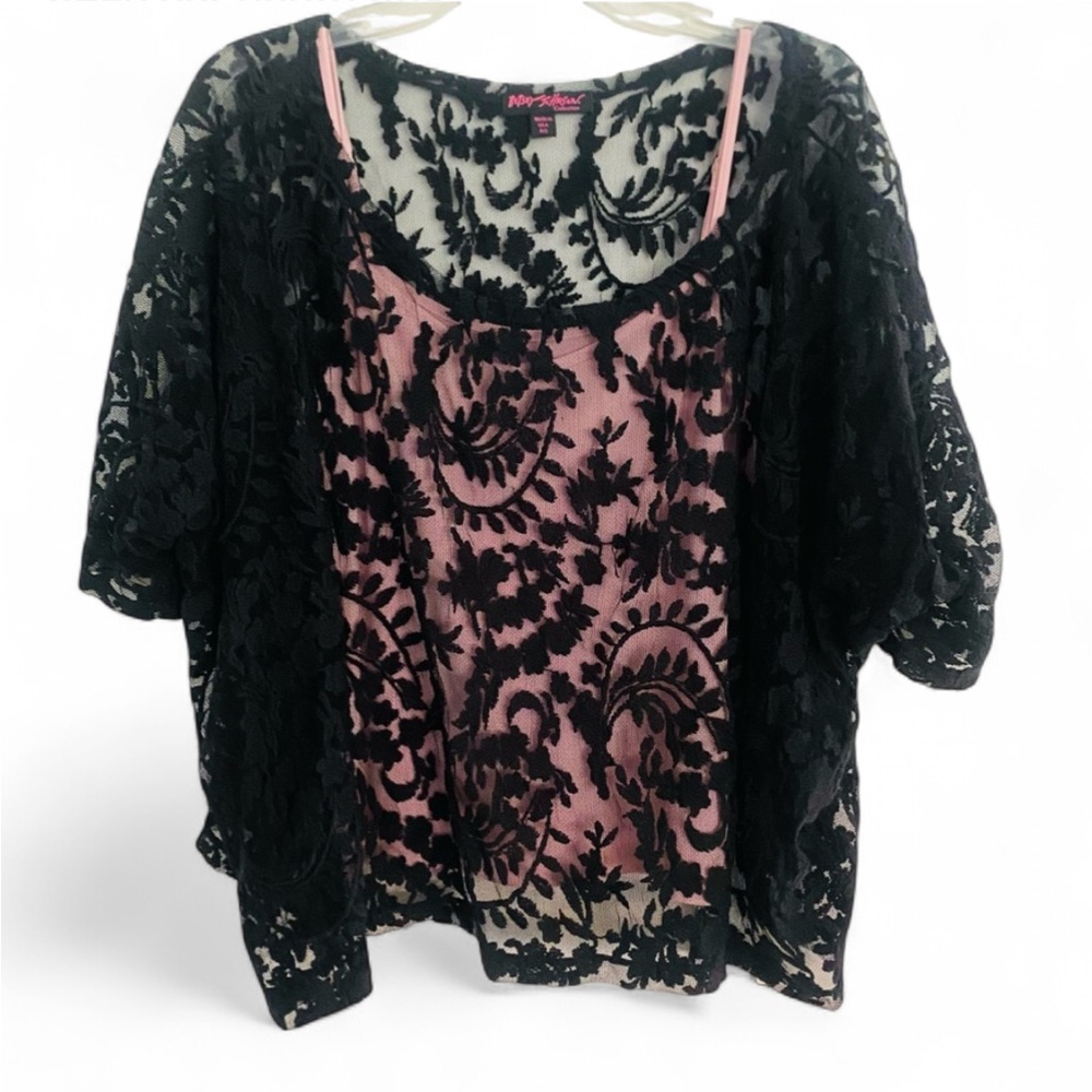 BETSEY JOHNSON BLACK LACE SHORT SLEEVE BLOUSE WITH PINK TANK TOP SIZE SMALL